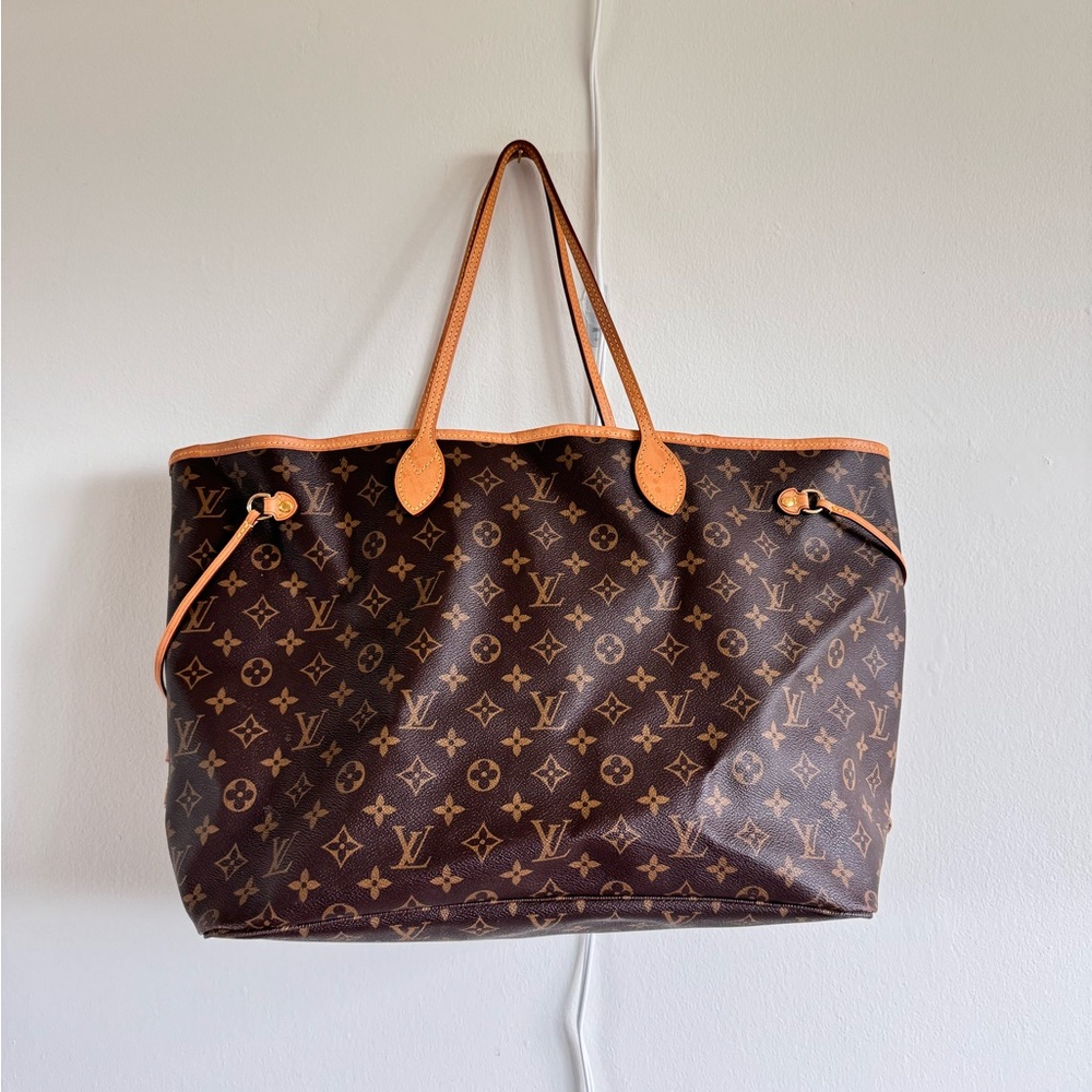 Authentic Louis Vuitton Neverfull GM - Picture 3 of 10